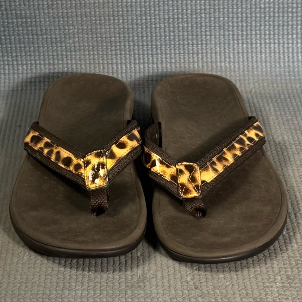 Vionic Women’s Tide‎ II Brown Leopard Print Arch Support Thong Sandals Size 8 - Picture 3 of 9
